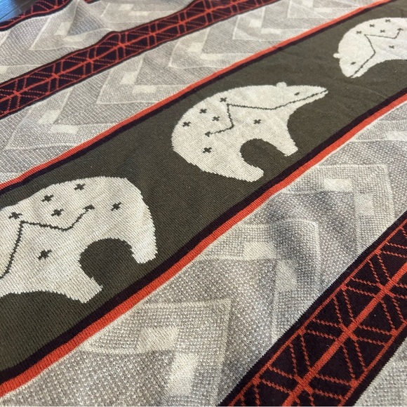 Pendleton Intarsia-Knit Bears Aztec Hooded Poncho - Picture 4 of 14